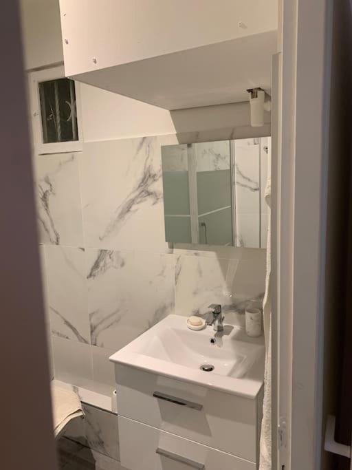 Le Diffonty Cosy Vintage Centre Historique Apartment La Ciotat